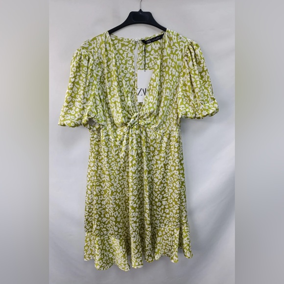 🛍️BEAUTIFUL SATIN EFFECT ZARA NEW DRESS SIZE SMALL - Picture 4 of 8